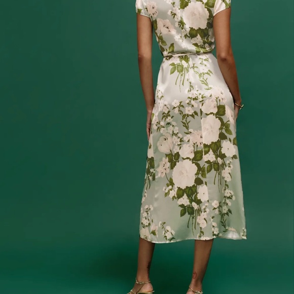 Reformation Kiana silk wrap dress - Picture 2 of 8